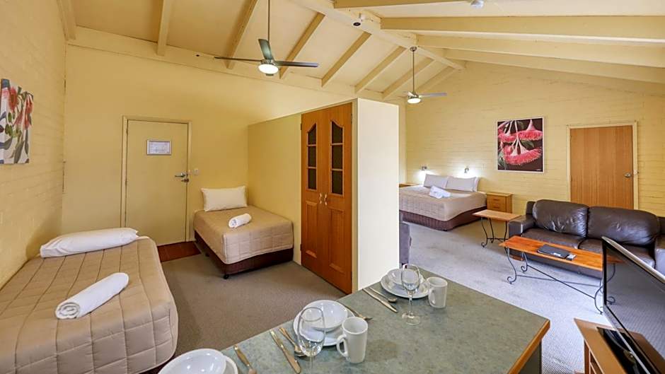 Photo 1 of 7 of Suite, Top Floor