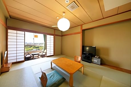 Superior Japanese-Style Room with Side Sea View