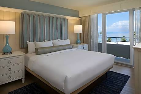 Three-Bedroom Suite with Gulf View