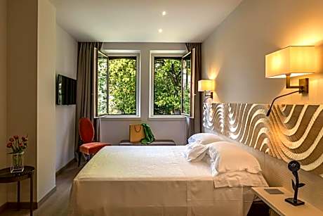 Standard Double Room with Garden View