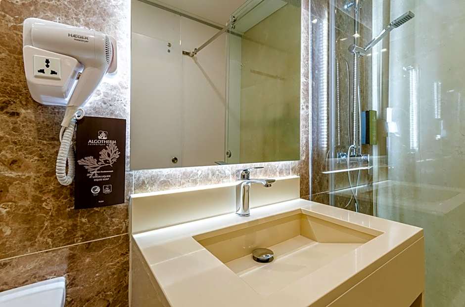 Avenida Park Residence