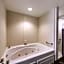 La Quinta Inn & Suites by Wyndham San Antonio Downtown