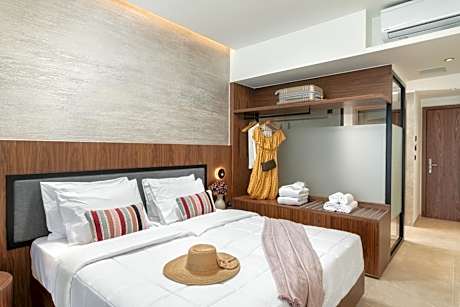 Junior Seafront Suite