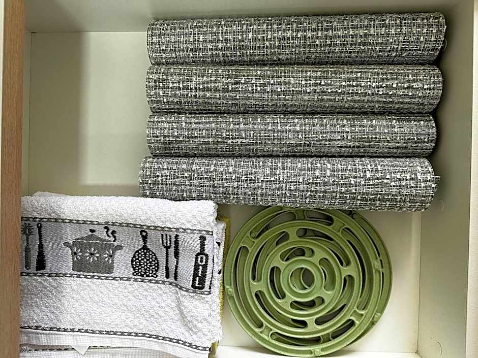 SC01 - 1 Quarto| Centro| Reformado e Completo