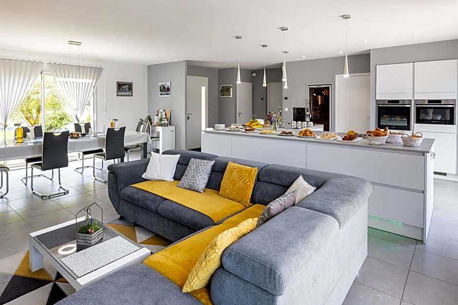 "Notre Bastide" Maison et table d'hôtes sur réservation, Piscine, Climatisation, Jacuzzi, Prise pour VE