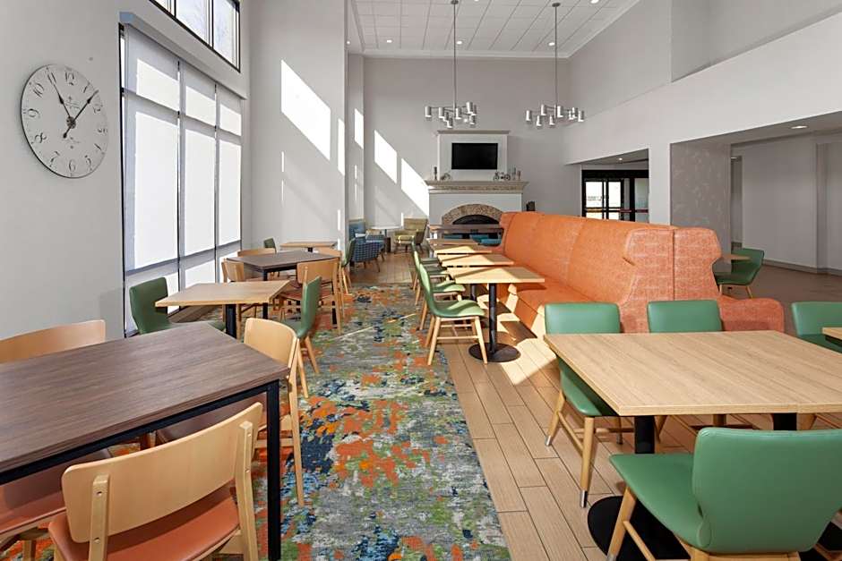 Hampton Inn & Suites Alexandria