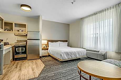 Studio, 1 Queen, Sofa bed