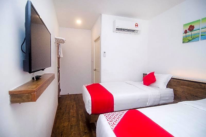 OYO 836 Mandurah Room & Cafe