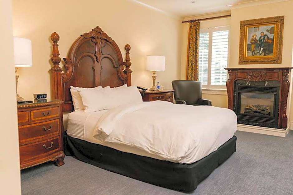 Riverbend Inn & Vineyard