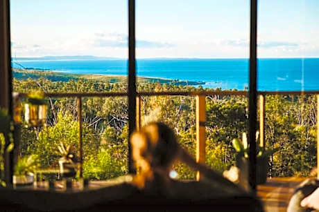 Black Wattle Coastal Retreat