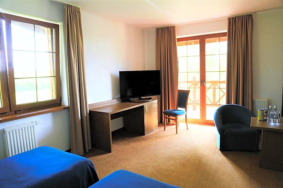 HOTEL CICHA WODA NIEPORĘT