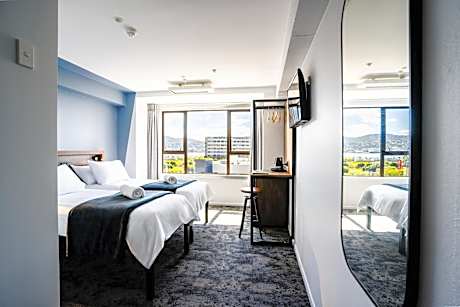 Twin Room Ensuite - Harbor view