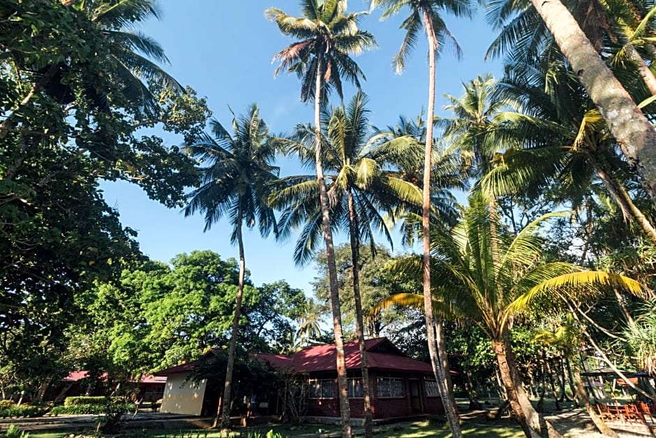 OYO 1688 Collin Beach Hotel