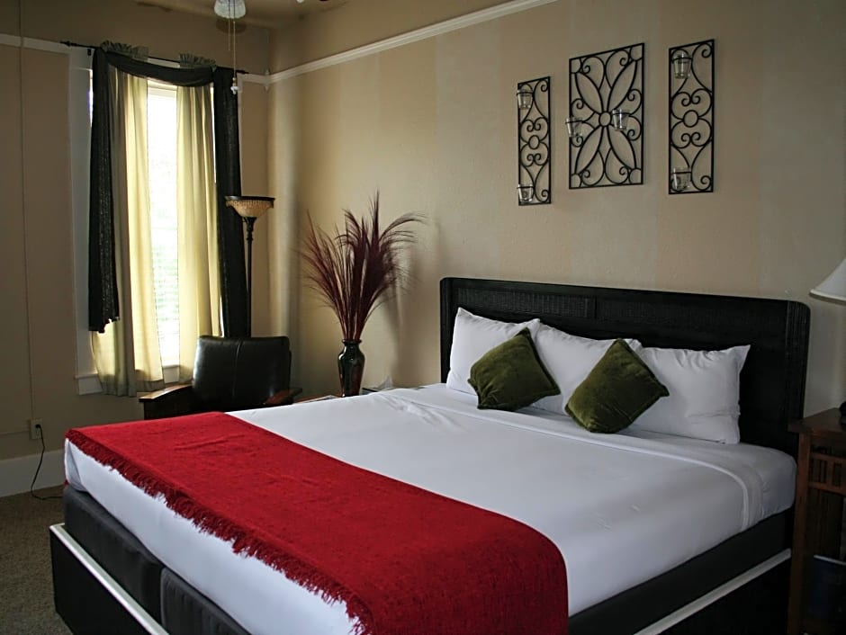 Photo 1 of 1 of Superior King Bed