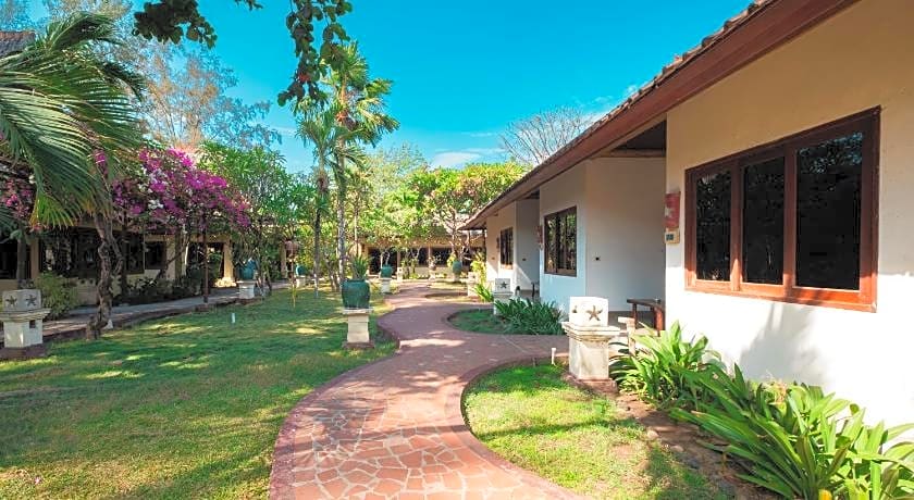 Villa Almarik Resort