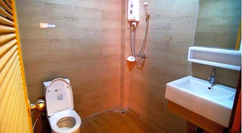 Lanta Bee Garden Bungalows