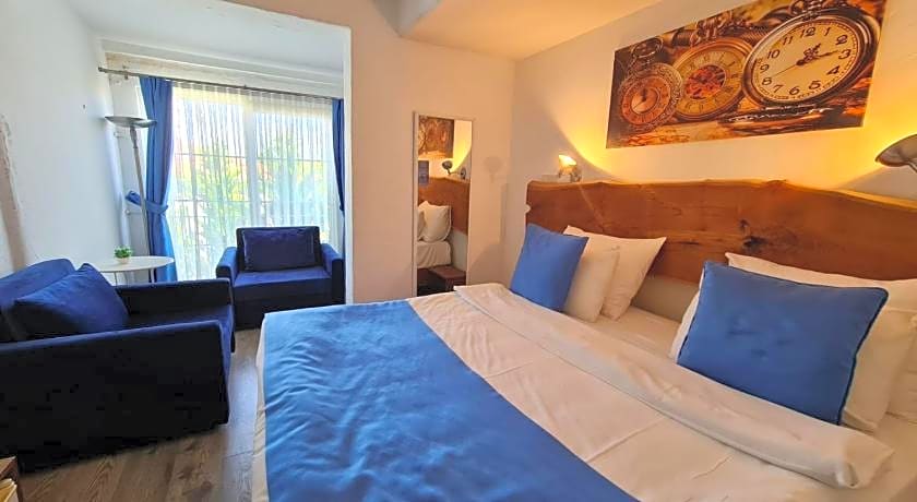 Rebetiko Hotel                                                             
