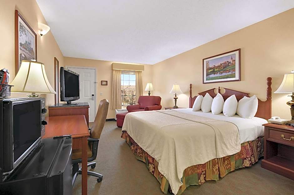 Photo 1 of 3 of 1 King Bed