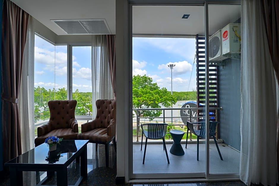 The River Scene Hotel