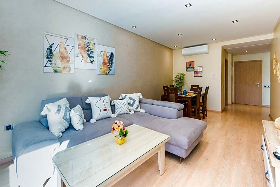 Relax Front Of Pool-Garden-Fibre