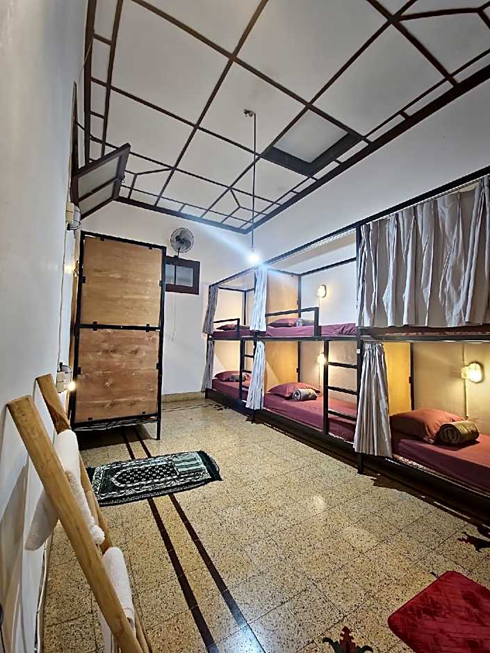 Semeru Hostel Malang