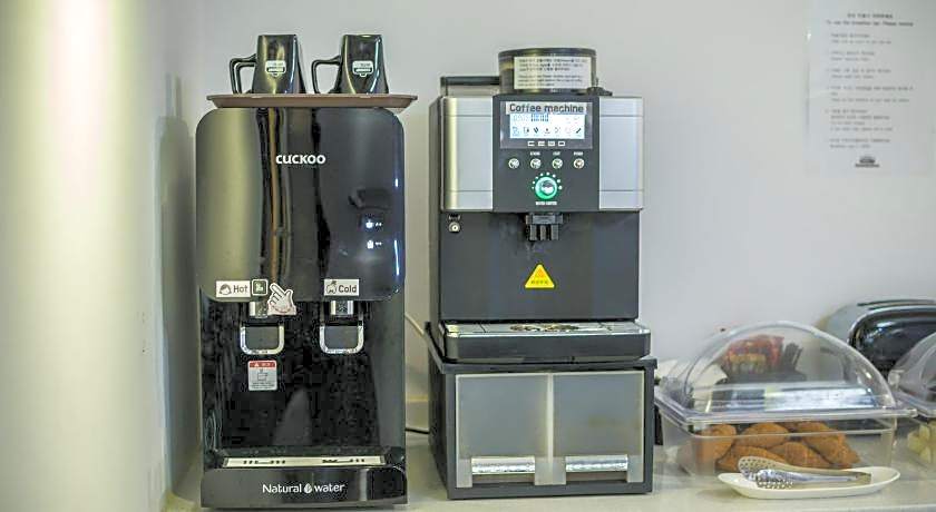 Ekonomy Haeundae Hostel & Guesthouse