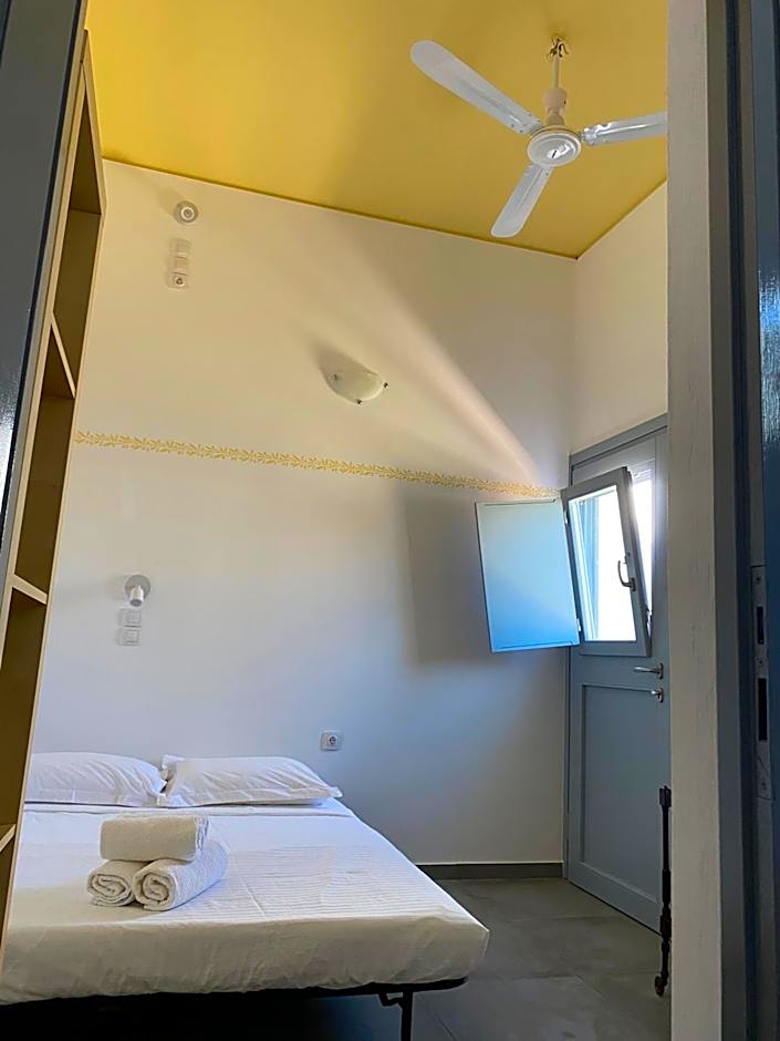 MIKRES CYCLADES DONOUSSA