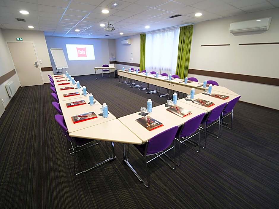 ibis Chartres Ouest Luce