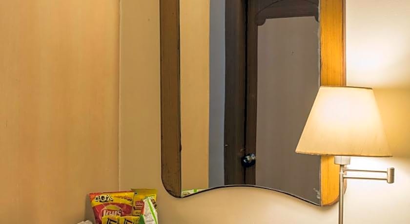 Park Central Comfort e-suites, Pune