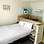 Adina Place Motel Apartments
