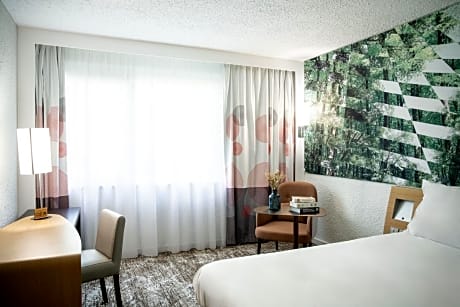 2 Adjacent Rooms