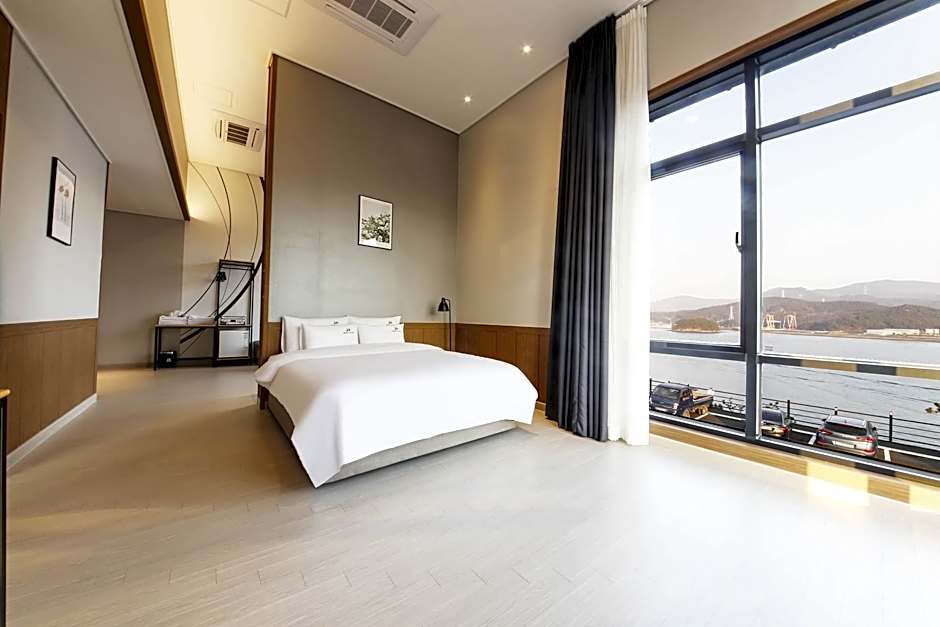 Tongyeong Bridge Hotel
