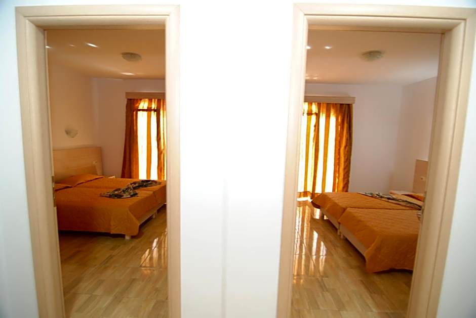Zeus Hotel