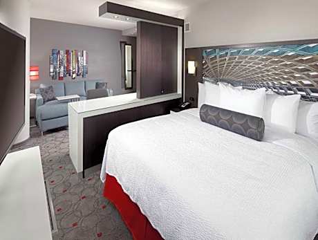 2 Queen Beds, Suite, Nonsmoking