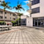 Aqualine Apartments On The Broadwater