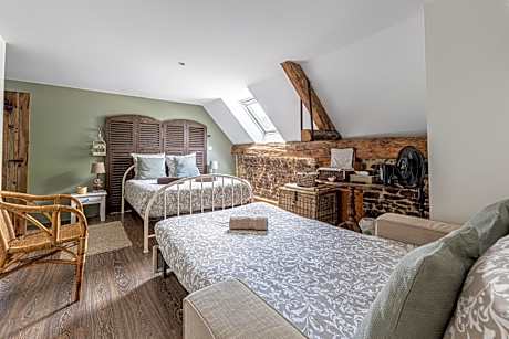 Quadruple Room (4 Adults)