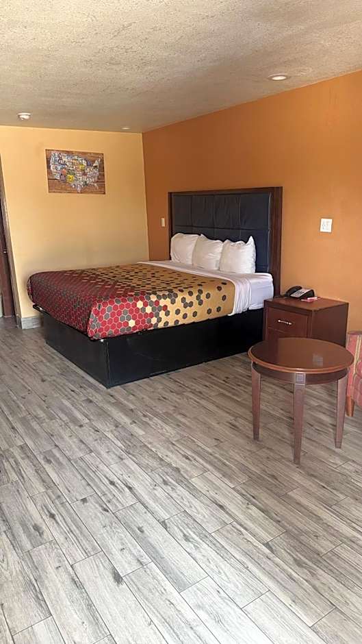 Photo 1 of 3 of 1 King Bed, Nonsmoking