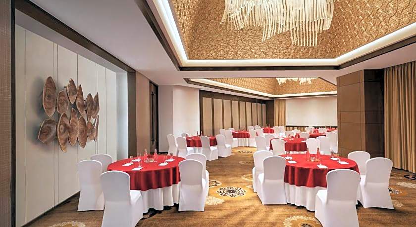 Courtyard by Marriott Gurugram Downtown