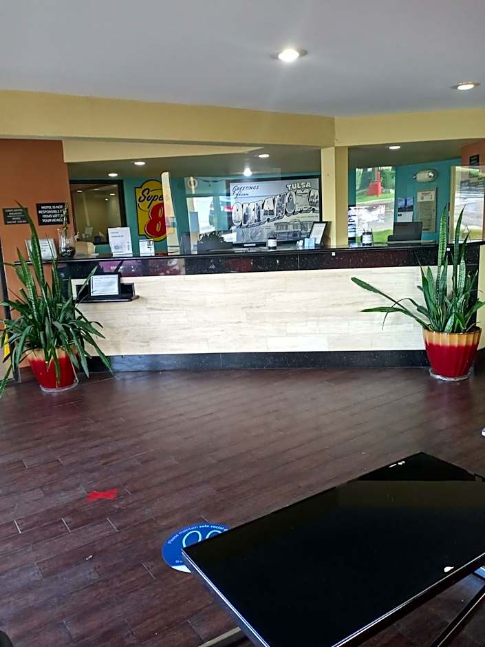 Super 8 by Wyndham Tulsa