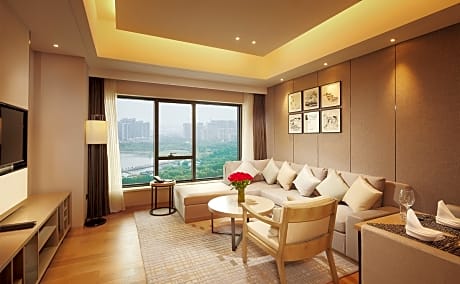 Suite King Bed One Bedroom 