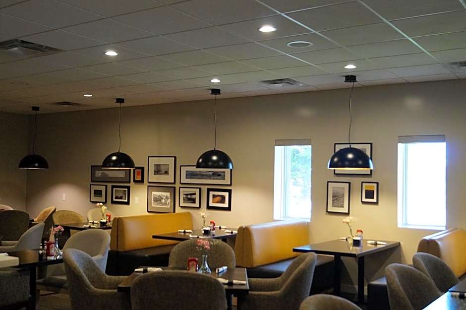 Radisson Hotel & Conference Centre West Edmonton