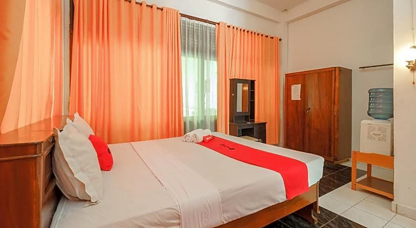 RedDoorz @ Tuktuk Danau Toba