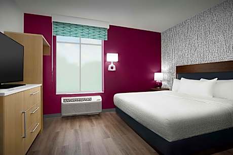 1 KING HEARING ACCESSIBLE SUITE NONSMOKING