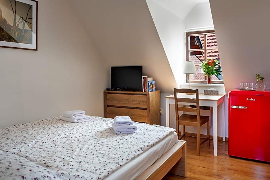 Photo 1 of 3 of Double Room