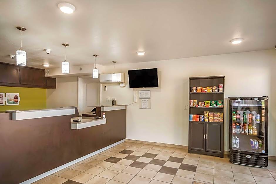 Studio 6-Huntsville, TX