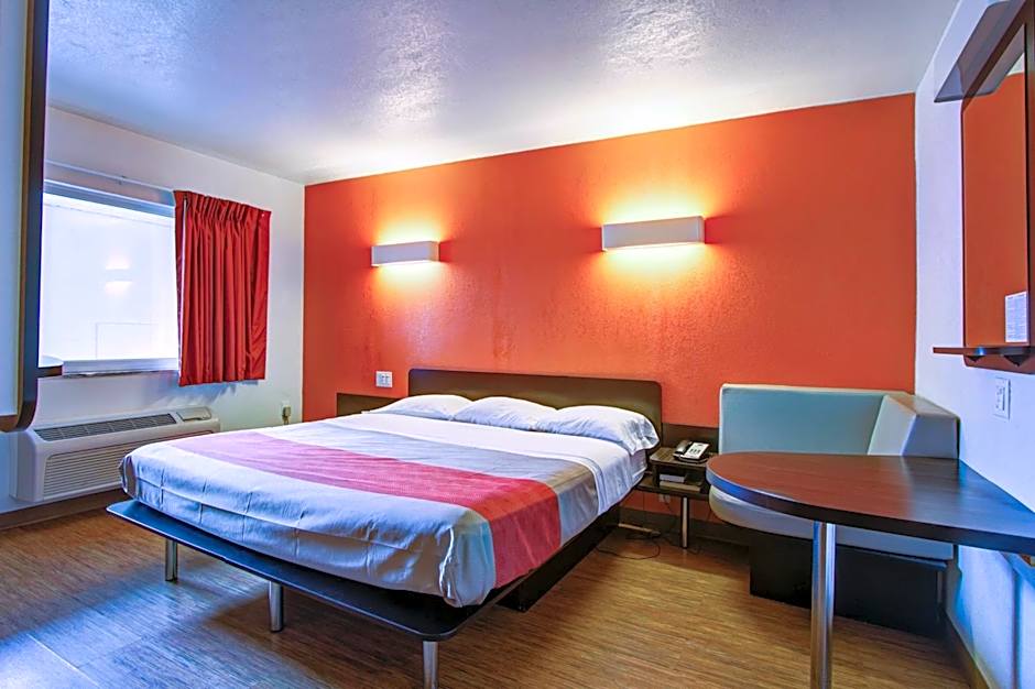 Motel 6 Richfield OH