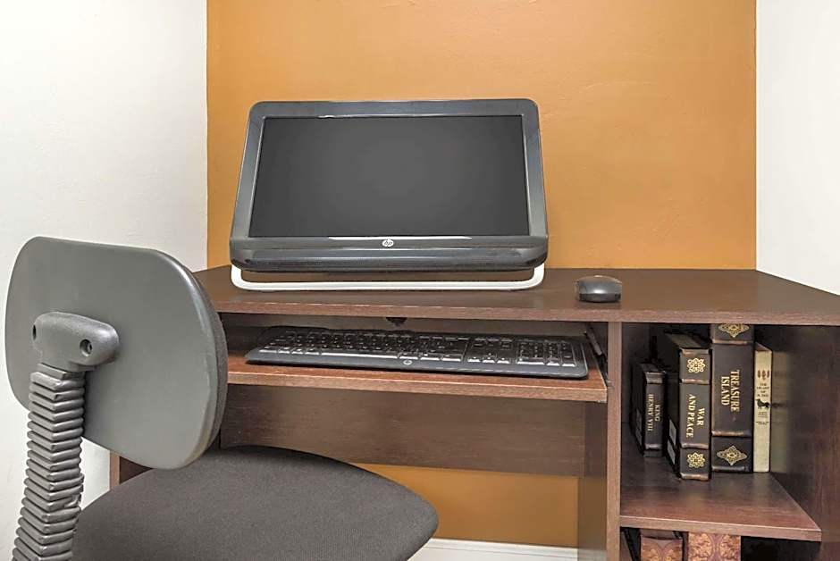 Super 8 by Wyndham Chattanooga Ooltewah