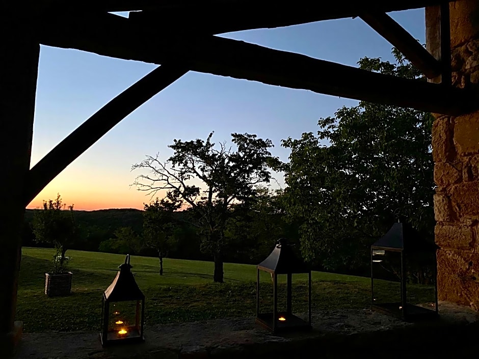 Domaine de Cazal - Chambres d'Hôtes avec piscine au cœur de 26 hectares de nature préservée