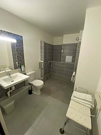 Standard Room - 1 Double Bed 2 Single Beds