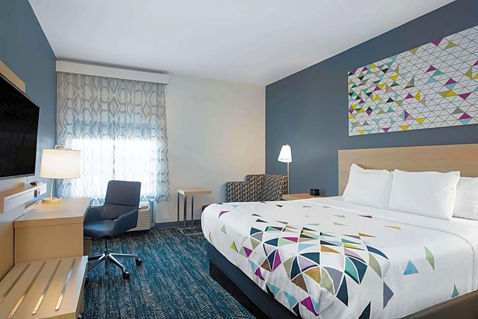 La Quinta Inn & Suites by Wyndham Manassas VA-Dulles Airport